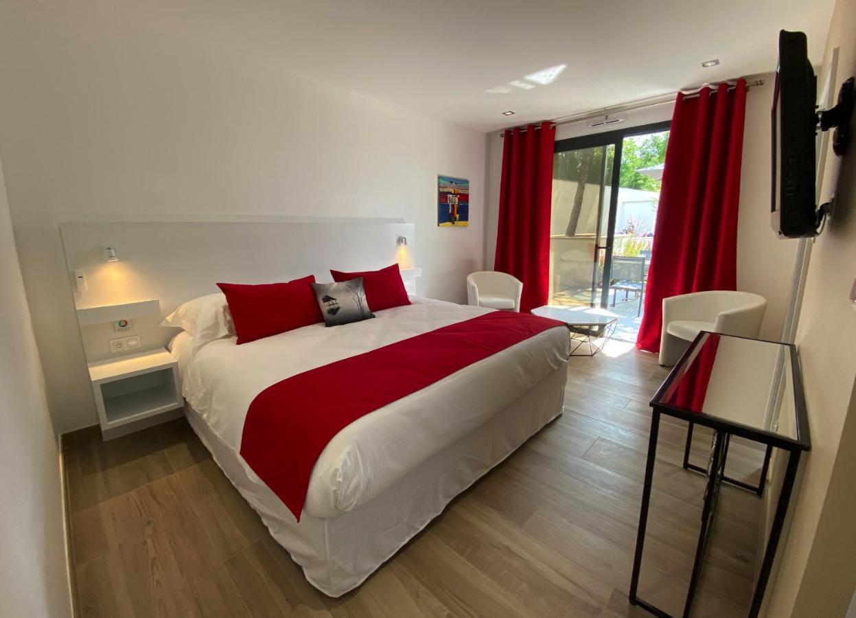 Le Clos Des Bleynoux Saint-Etienne-de-Fontbellon Luaran gambar